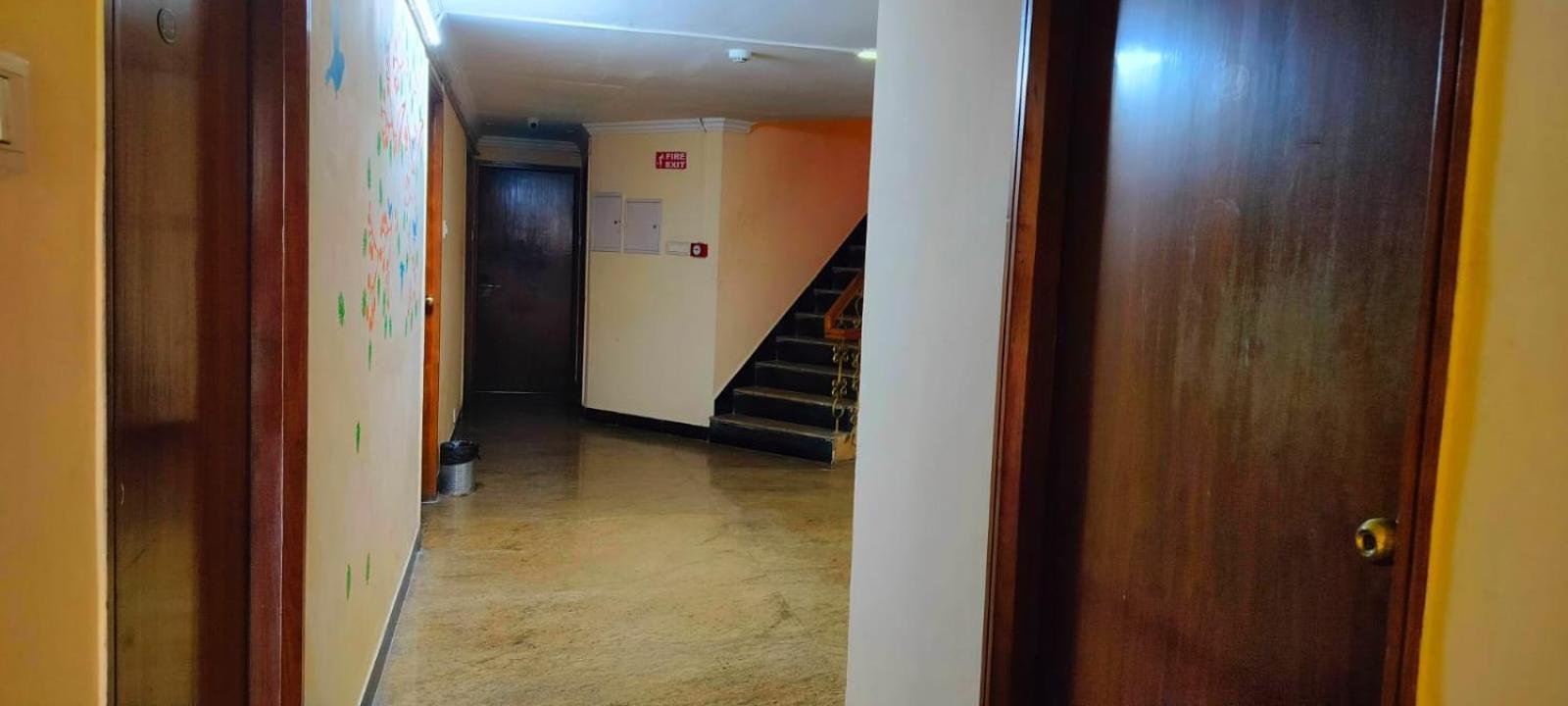 Hotel Manhattan Chennai Exteriör bild